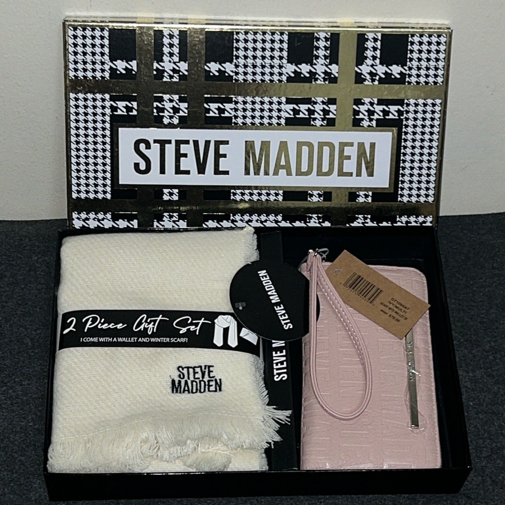 NWT Steve Madden Scarf & Wallet Gift Set